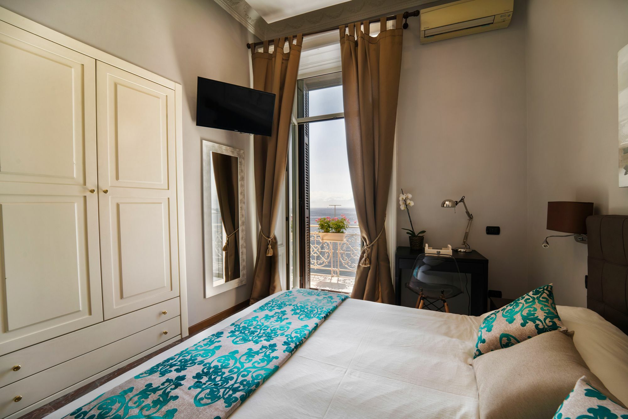 Gasthof Seaside Caracciolo 2*